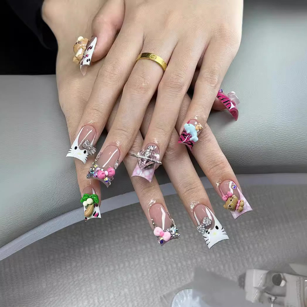 Hello Kitty Duckbill Nail Art