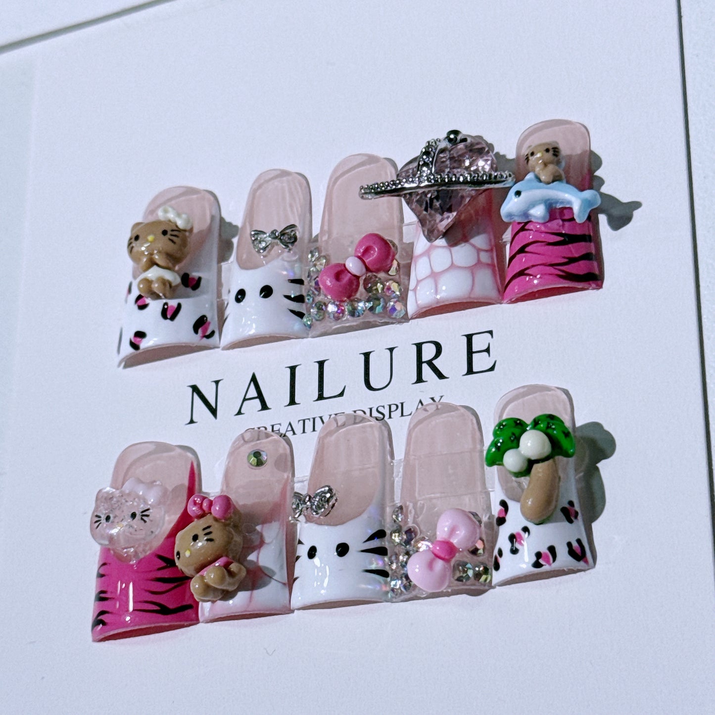 Hello Kitty Duckbill Nail Art