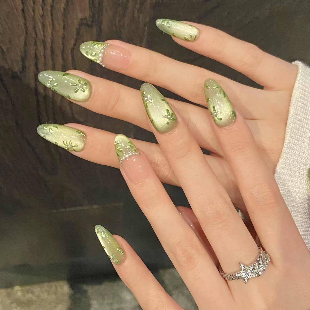 Pearl Green Nail