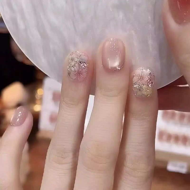 Floral Cat's Eye Nail
