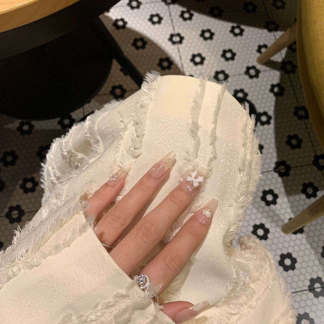 Bow Tie White Nail