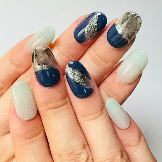 Sparkling Halo Blue Nail