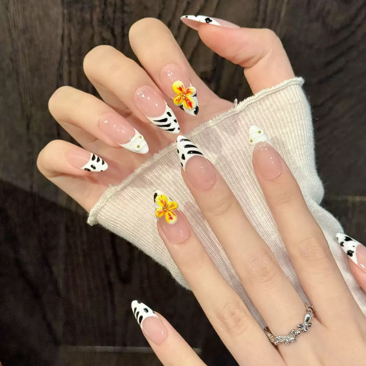 Pink-veined Floral Pattern