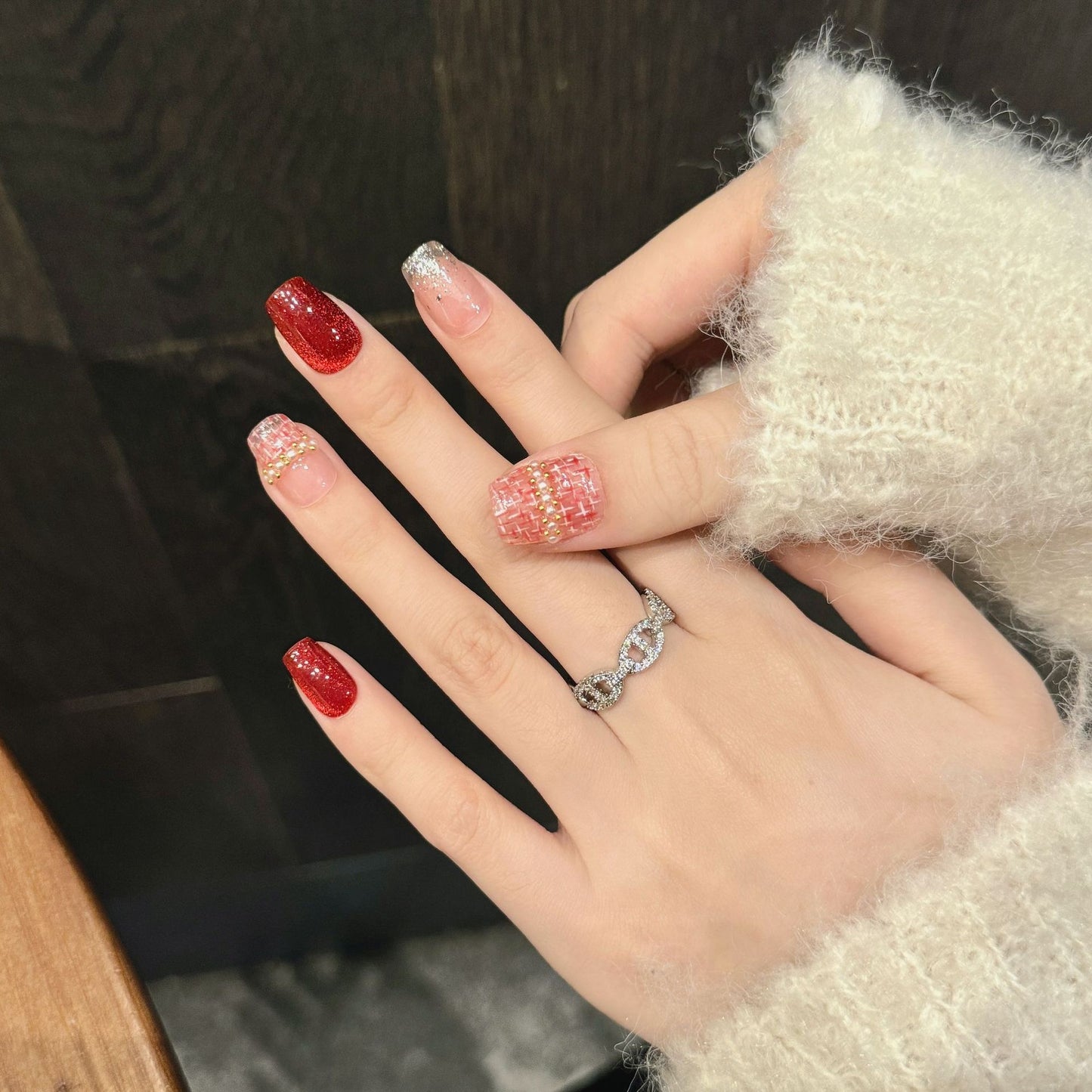 Pearl Red Short Nail