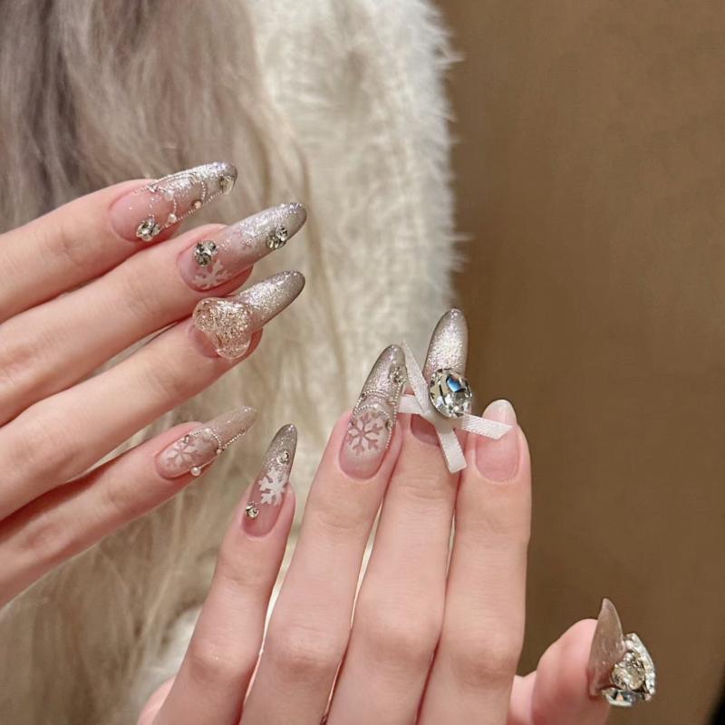 Snowflake Christmas Nail