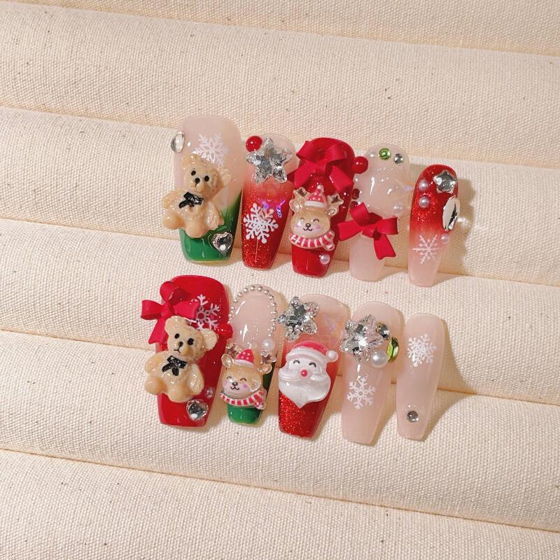 Bear Christmas Nail