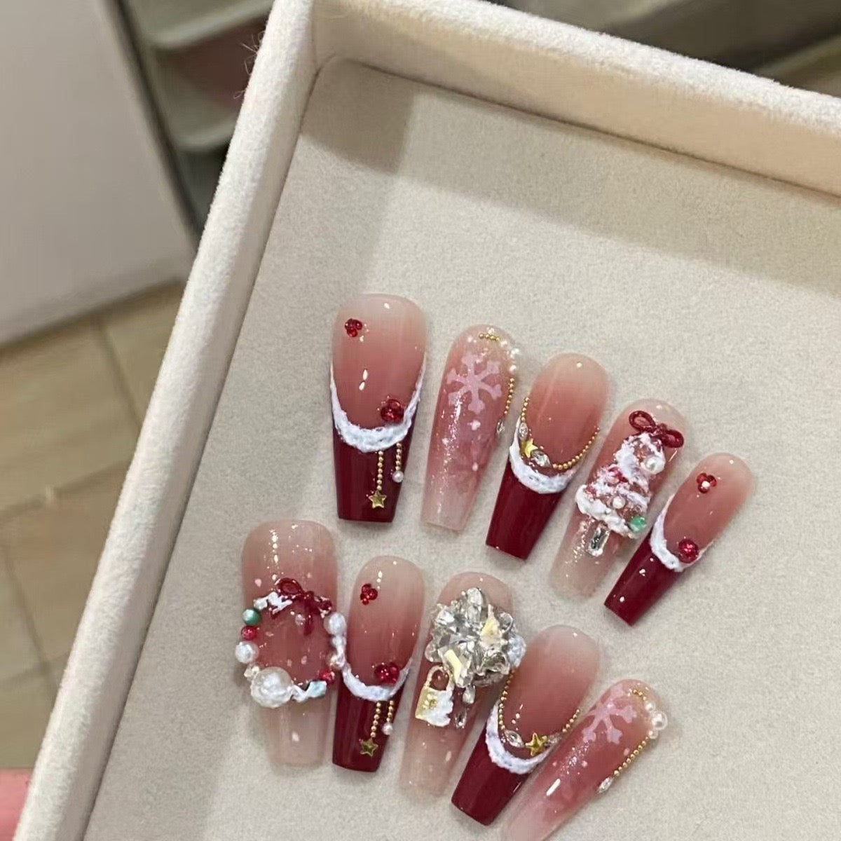 Ribbon Christmas Nails